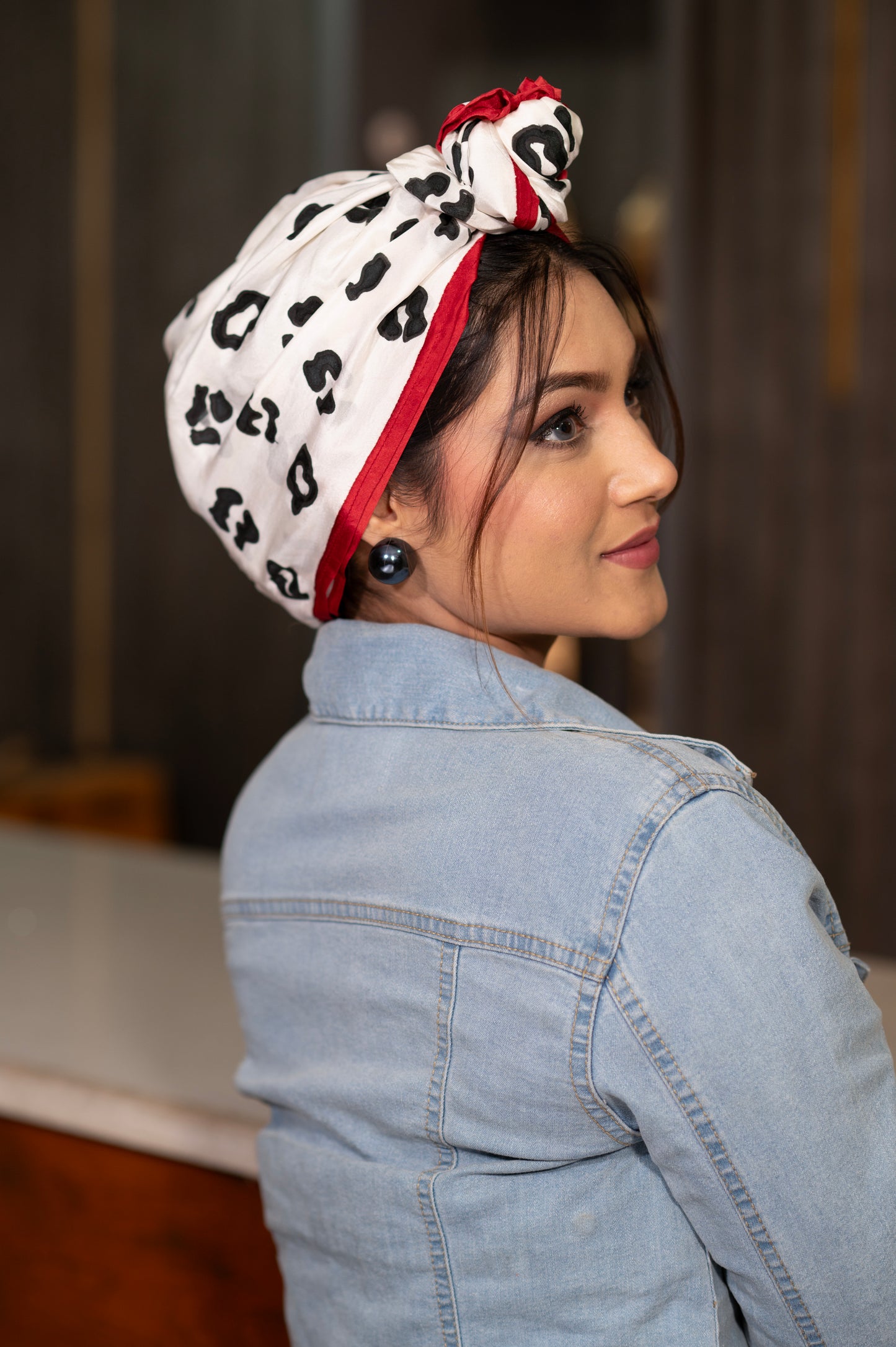 WILD ELEGANCE SILK SCARF